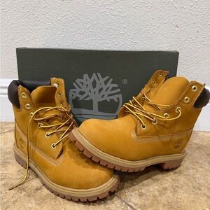 Timberland Wheat Nubuck Boots with Brown Collar